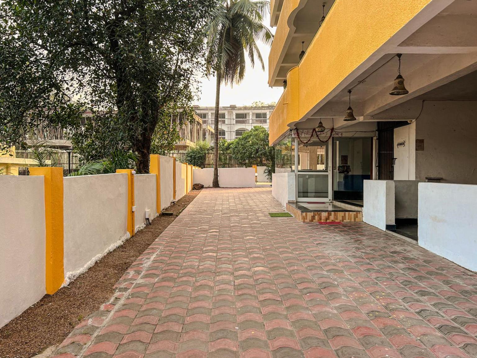 Hotel La Costa Residency Anjuna Esterno foto